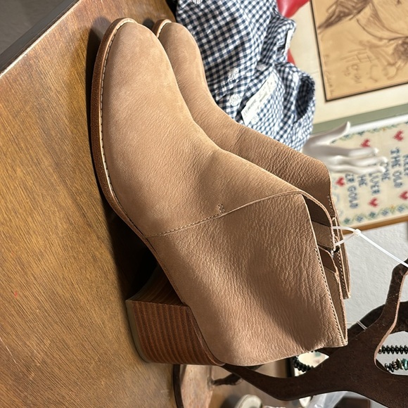 EILEEN FISHER Melrose Suede Ankle Boot In Earth Tumbled Nubuck - Picture 5 of 5